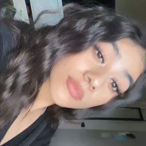 Meet your Posher, Ana